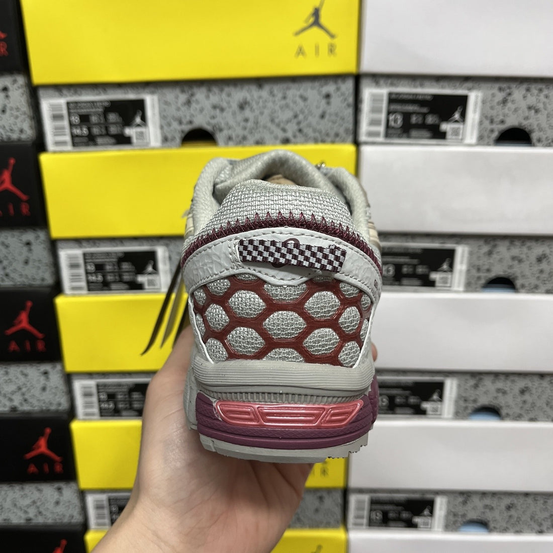 ASICS Gel-Kahana 8 Cream Burgundy