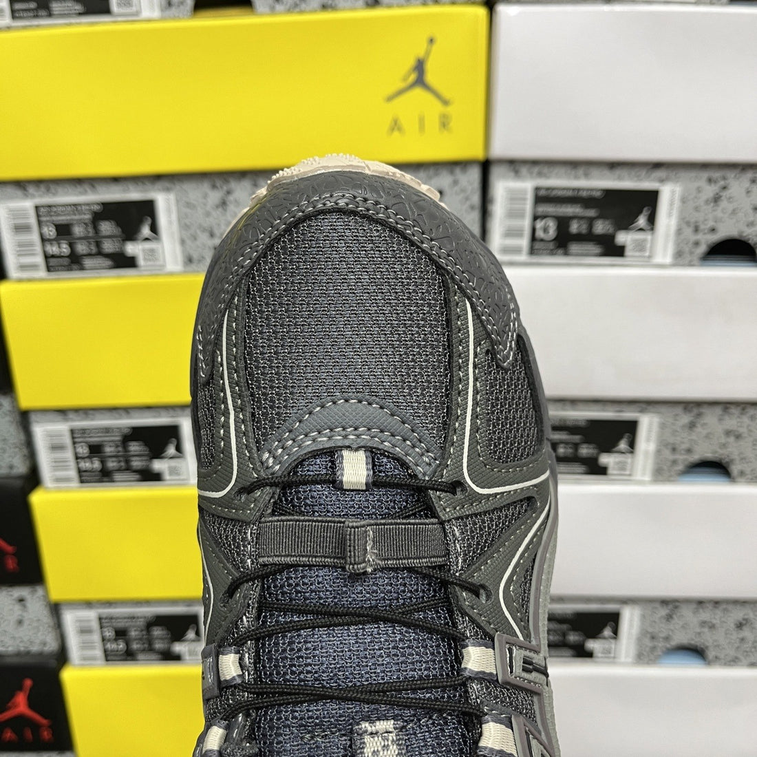 ASICS Gel-Kahana 8 Dark Grey