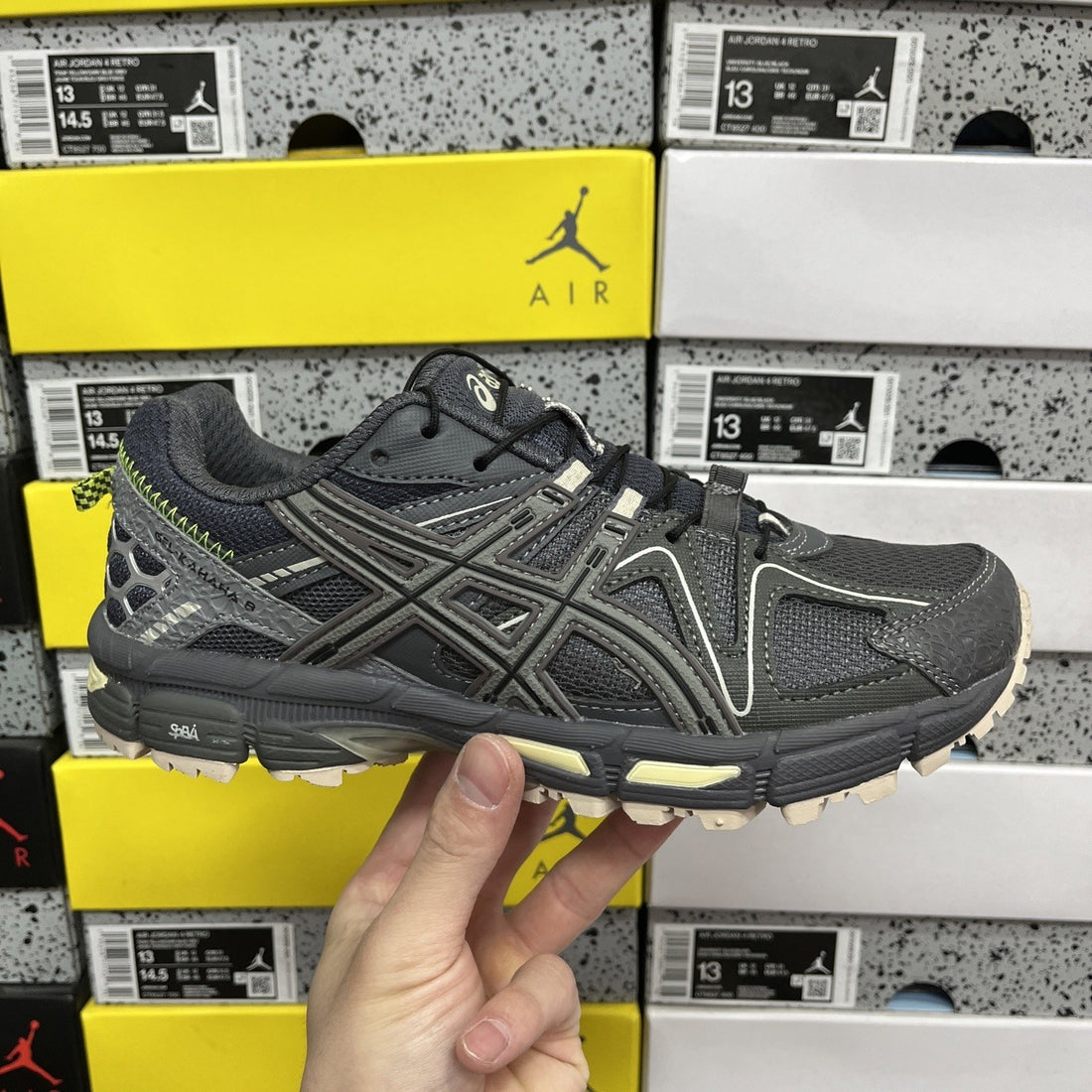 ASICS Gel-Kahana 8 Dark Grey
