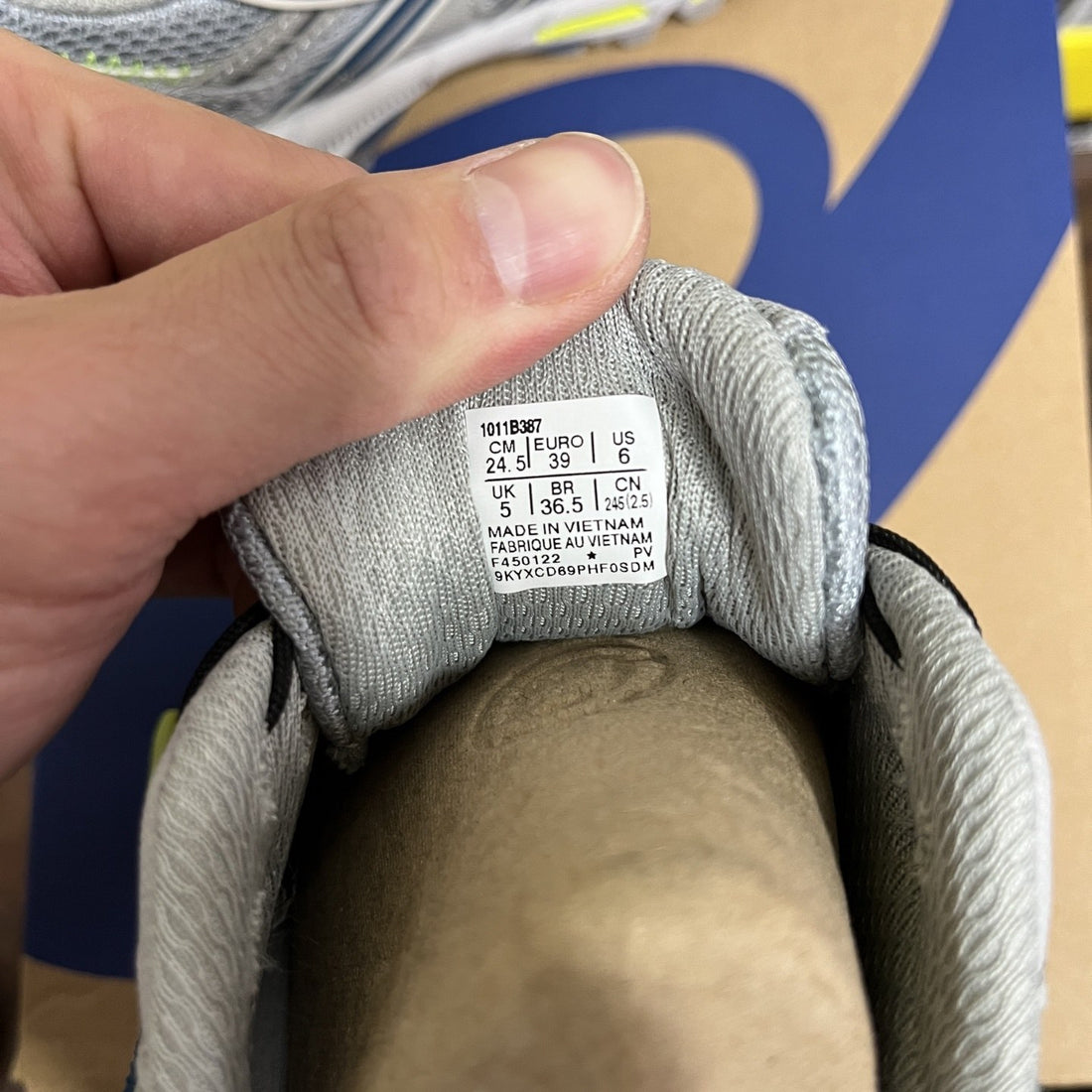 ASICS Gel-Kahana 8 Grey Blue Yellow