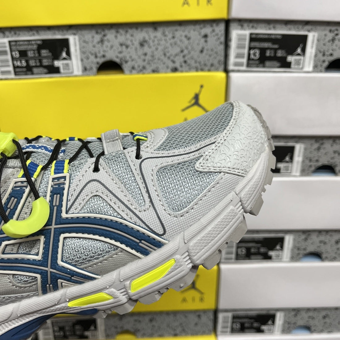 ASICS Gel-Kahana 8 Grey Blue Yellow