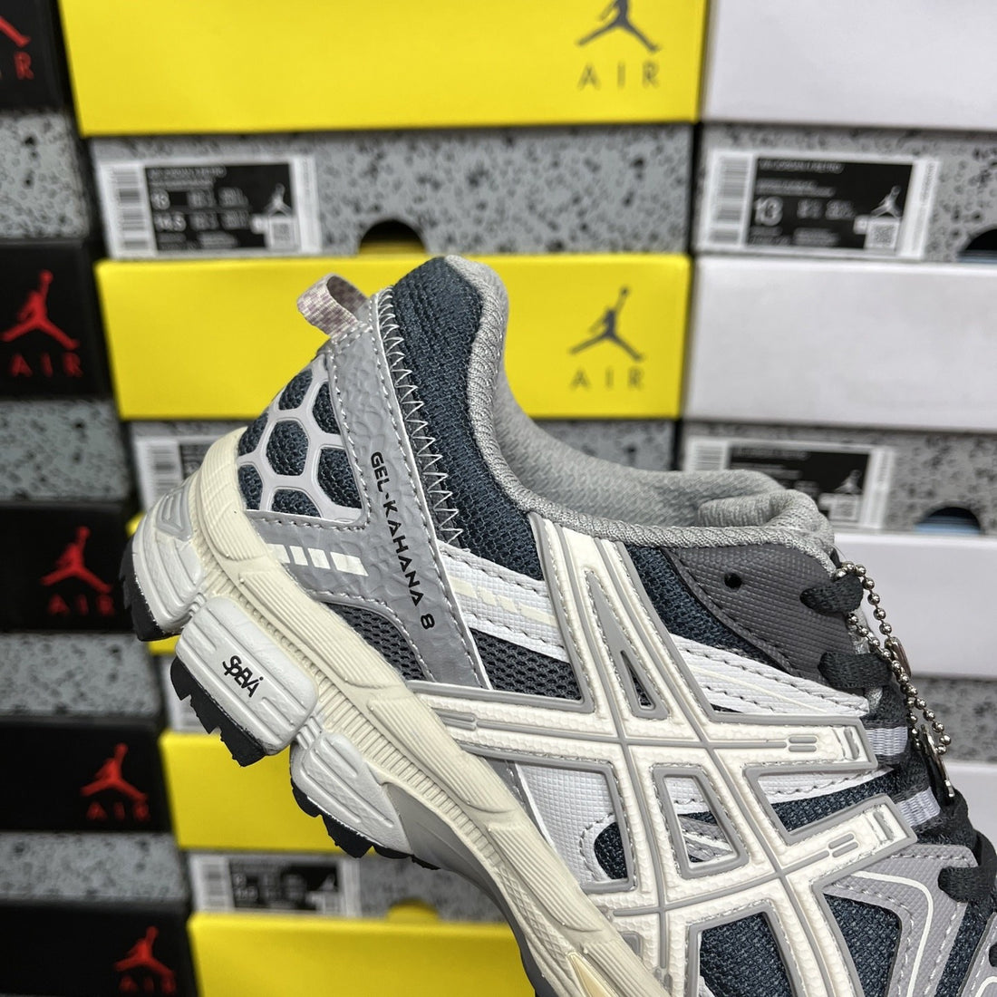 ASICS Gel-Kahana 8 Grey Navy Cream