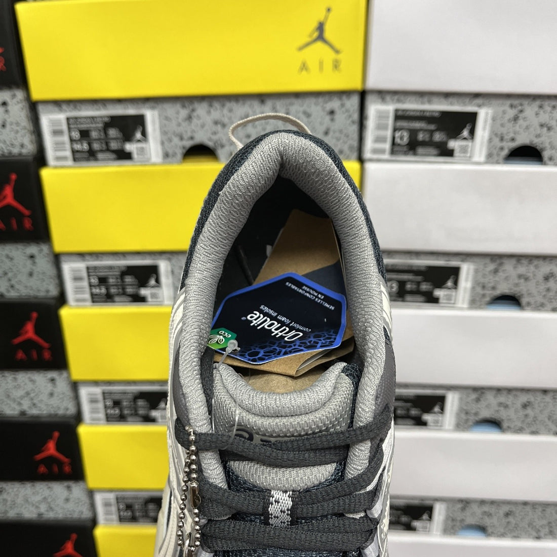 ASICS Gel-Kahana 8 Grey Navy Cream