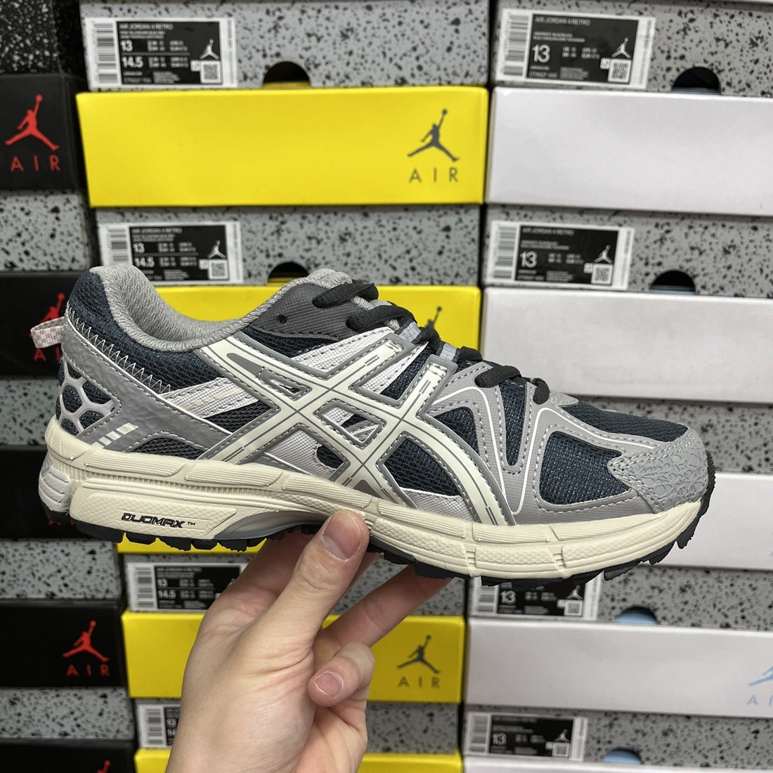 ASICS Gel-Kahana 8 Grey Navy Cream