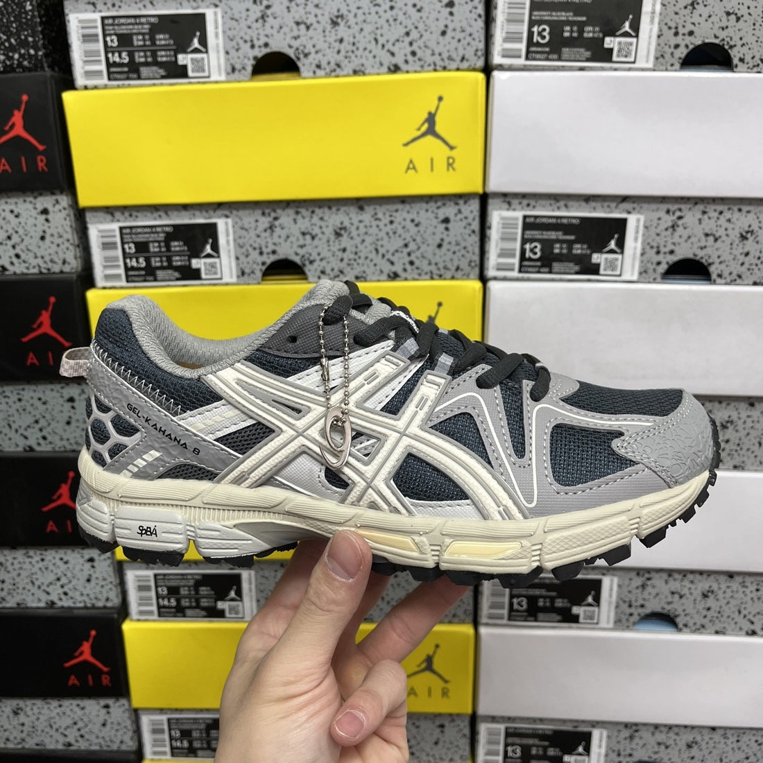 ASICS Gel-Kahana 8 Grey Navy Cream