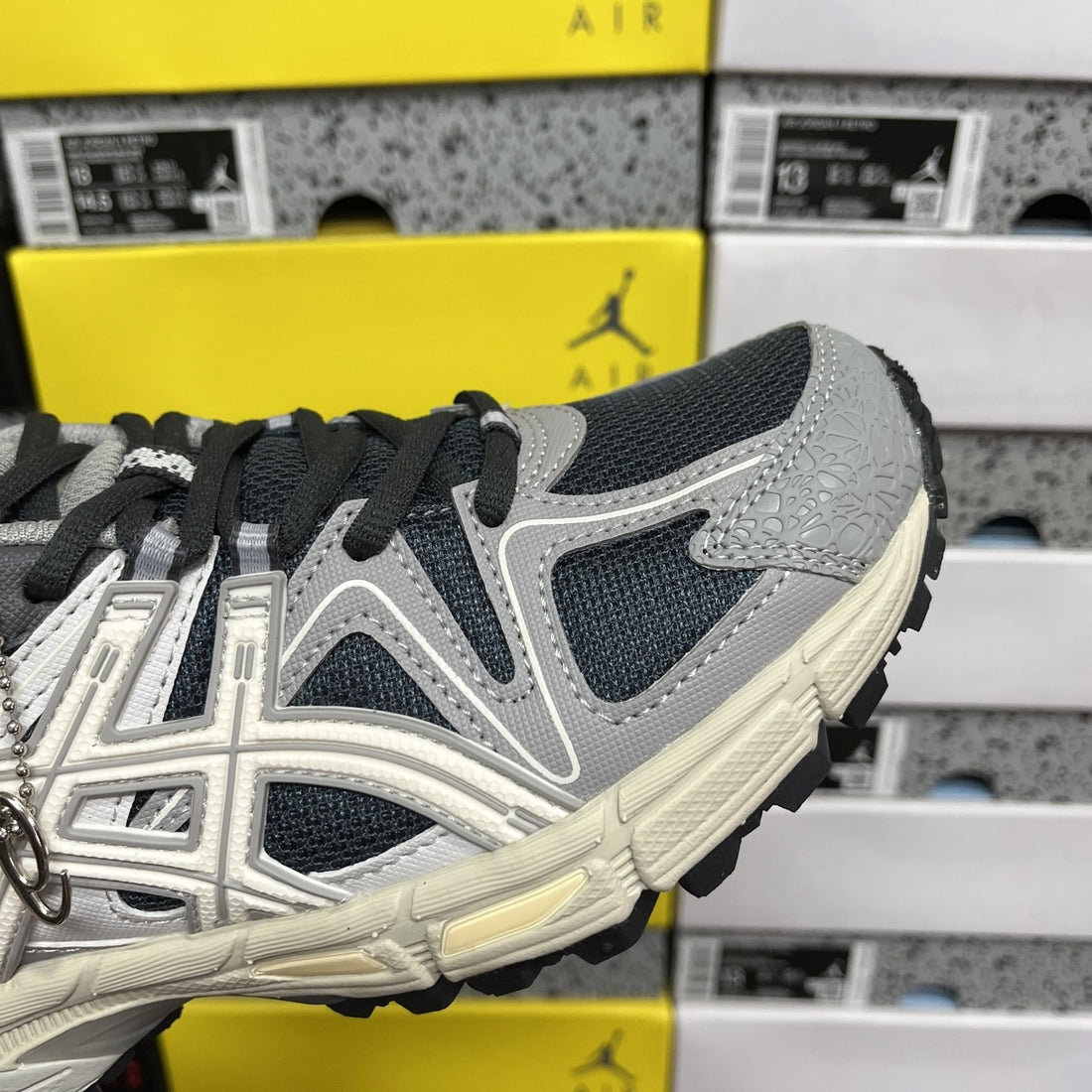 ASICS Gel-Kahana 8 Grey Navy Cream