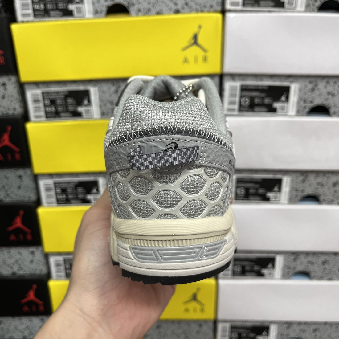 ASICS Gel-Kahana 8 Light Grey