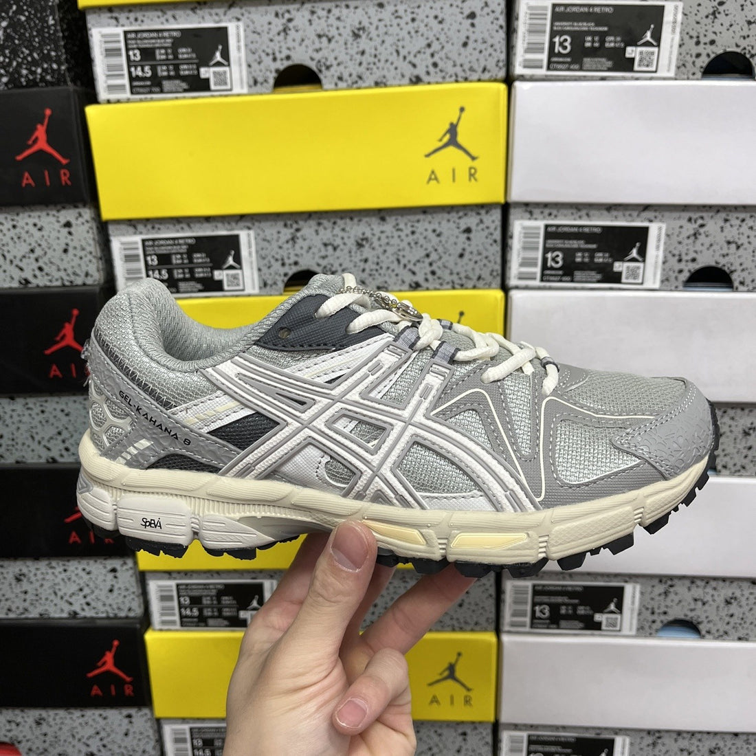 ASICS Gel-Kahana 8 Light Grey