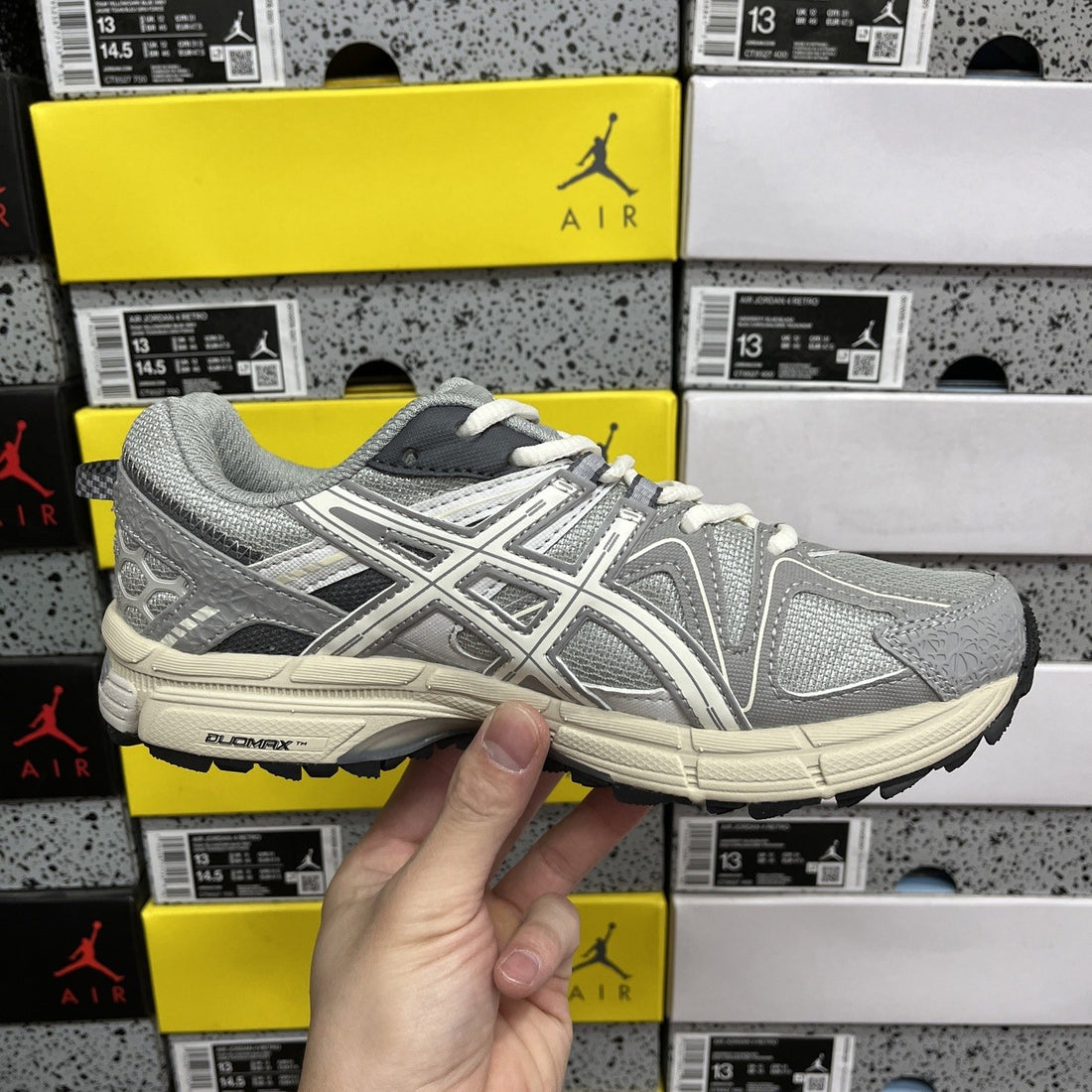ASICS Gel-Kahana 8 Light Grey