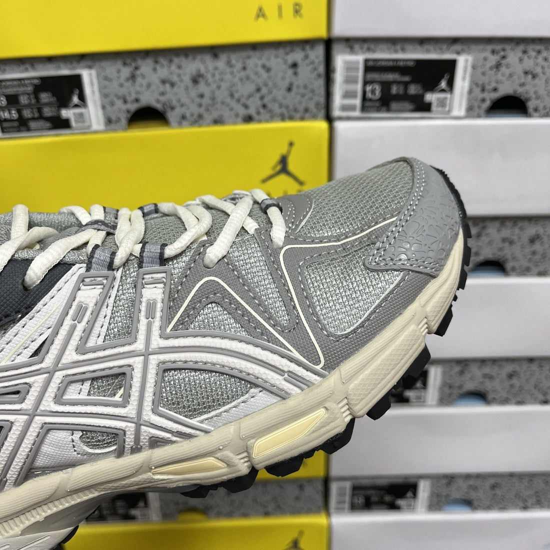 ASICS Gel-Kahana 8 Light Grey