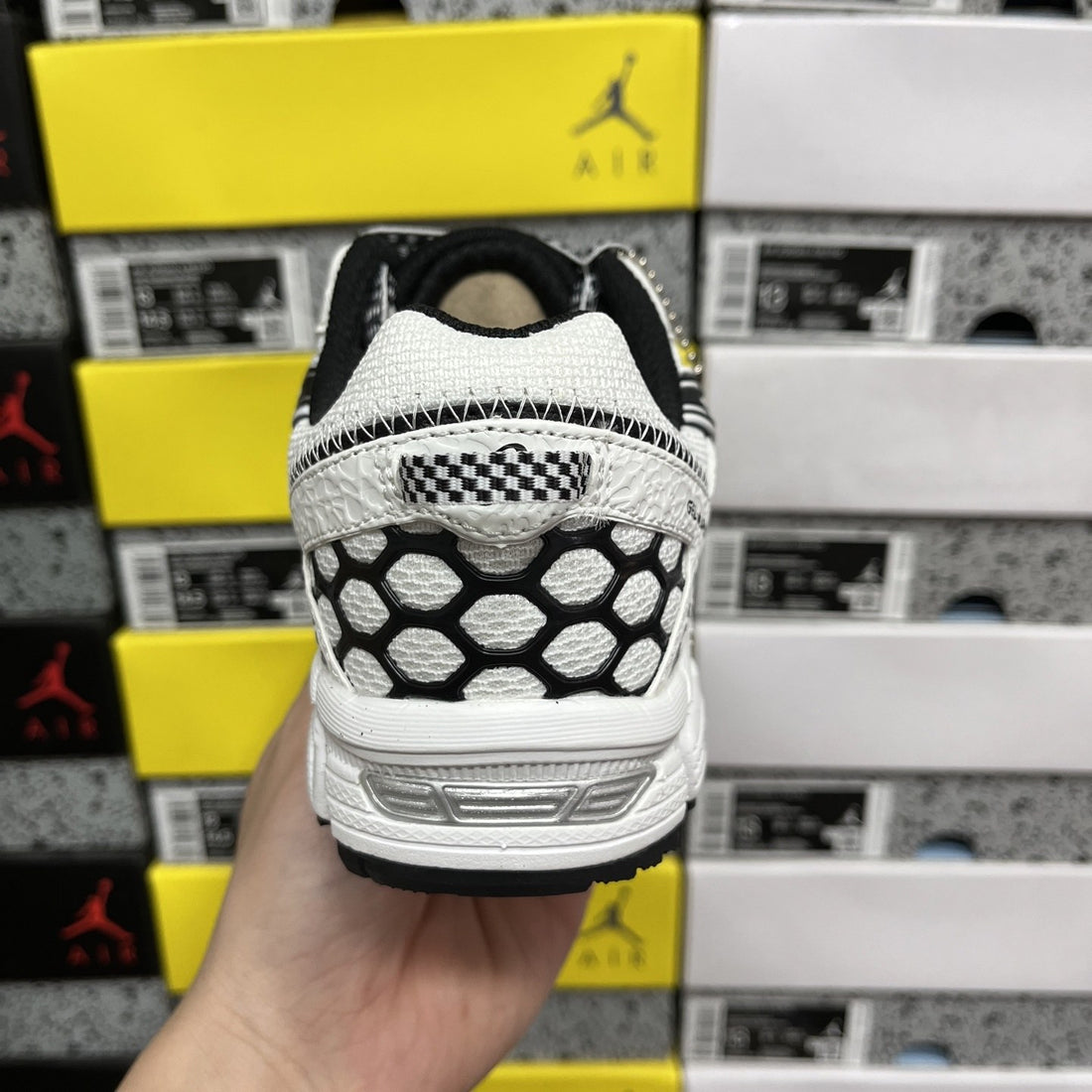 ASICS Gel-Kahana 8 White Black