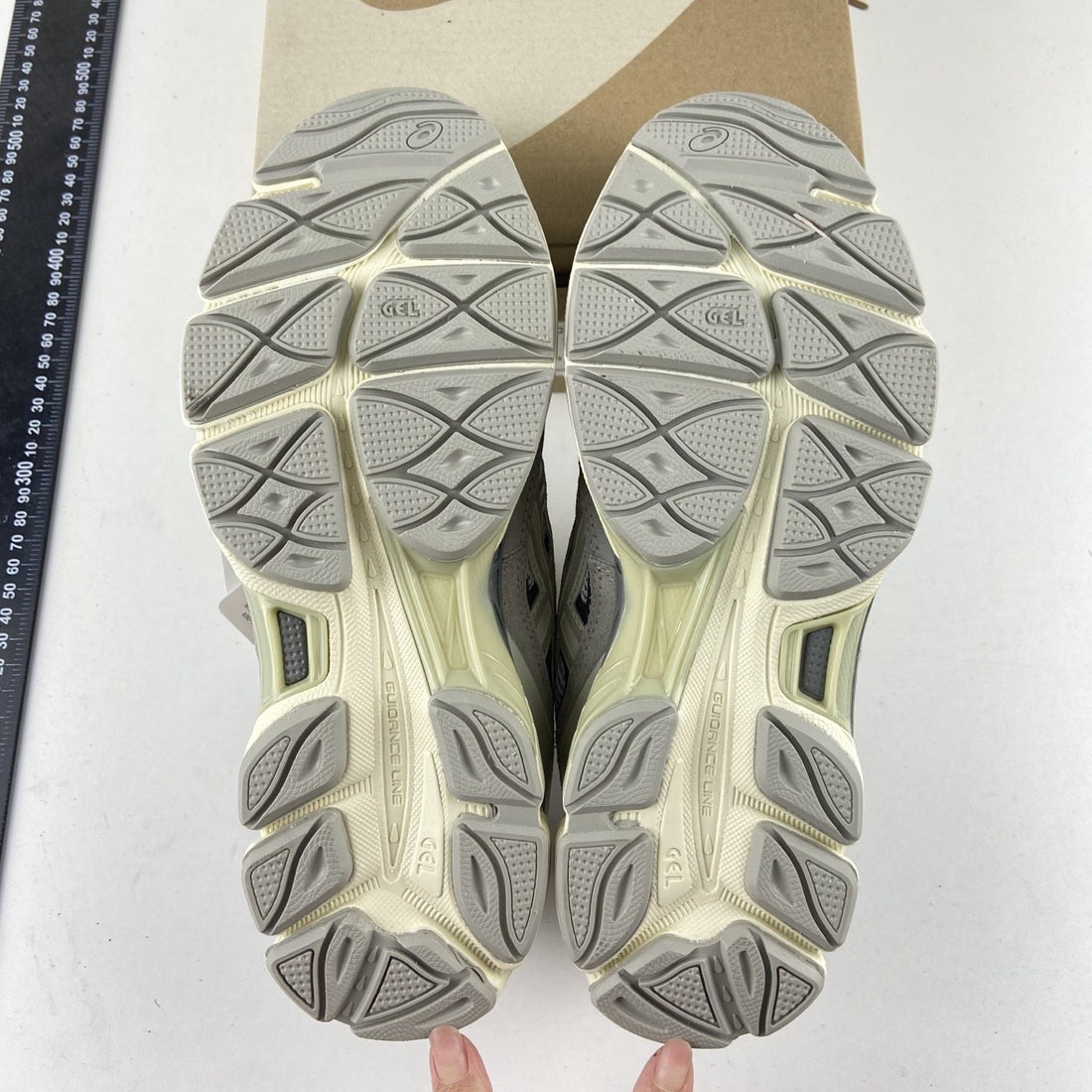 ASICS Gel-NYC Cream Grey