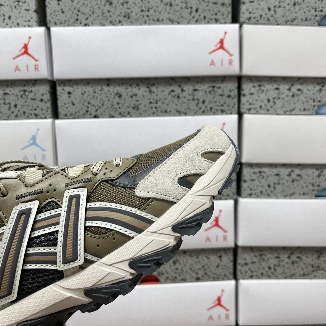 ASICS Gel-Sonoma TR62 Clay Canyon Obsidian Grey