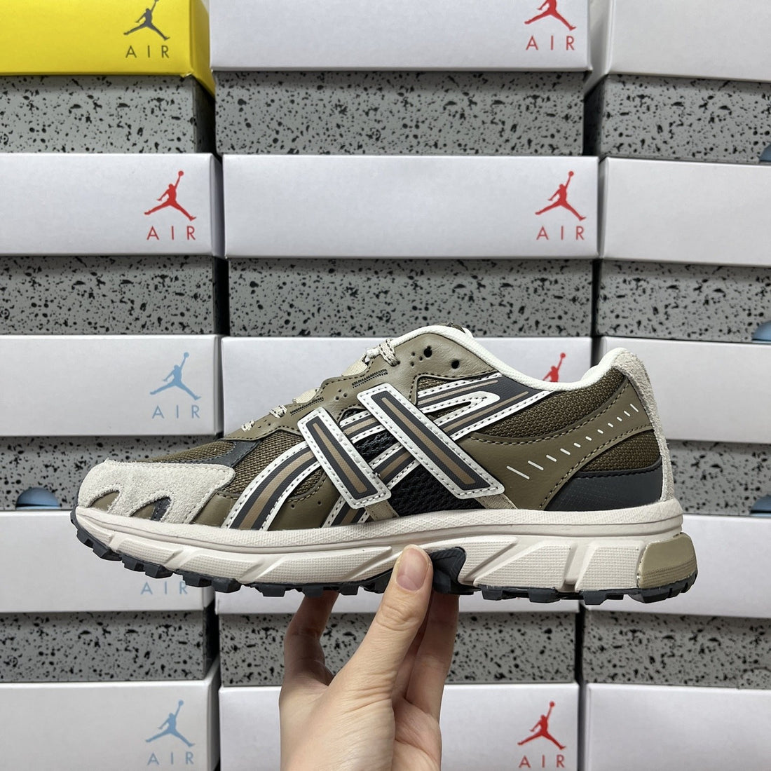 ASICS Gel-Sonoma TR62 Clay Canyon Obsidian Grey