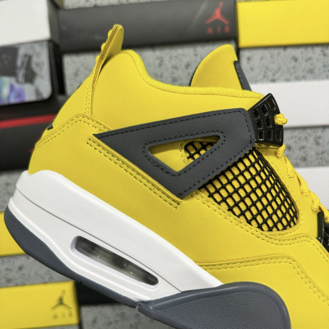 Air Jordan 4 Retro Lightning