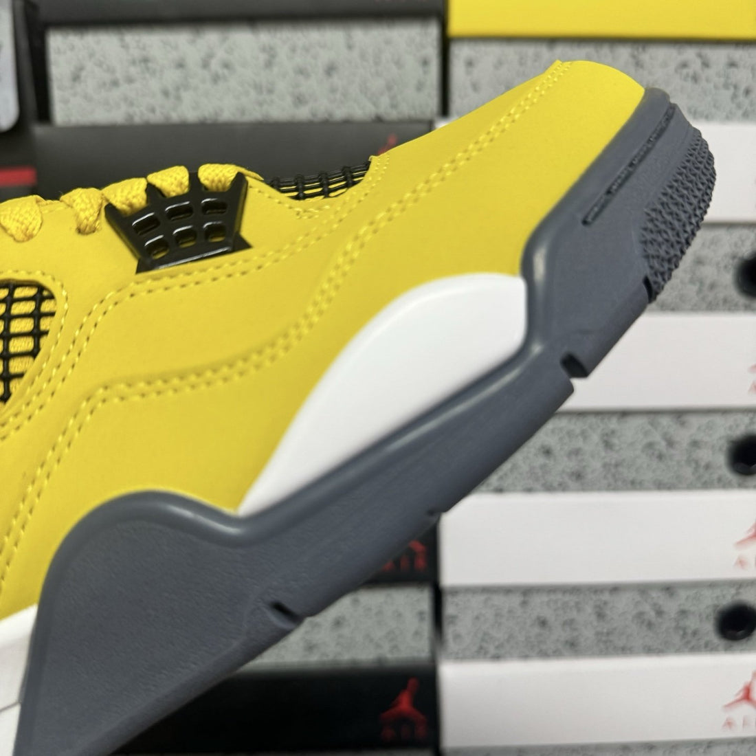 Air Jordan 4 Retro Lightning