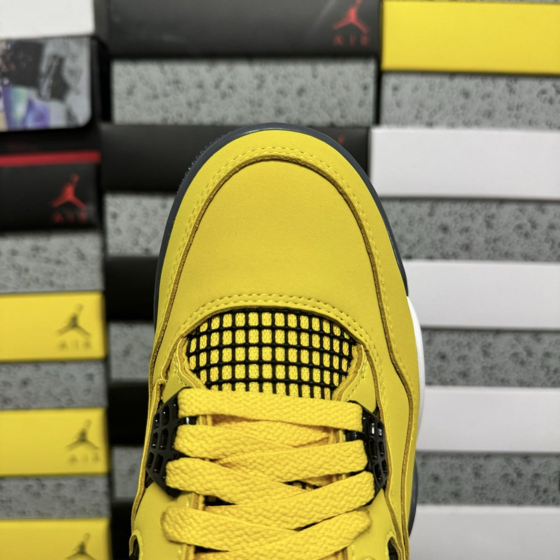Air Jordan 4 Retro Lightning