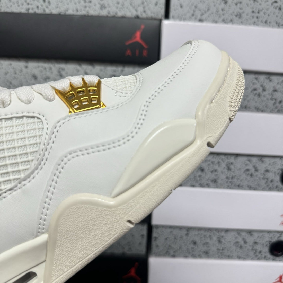Air Jordan 4 Retro Metallic Gold
