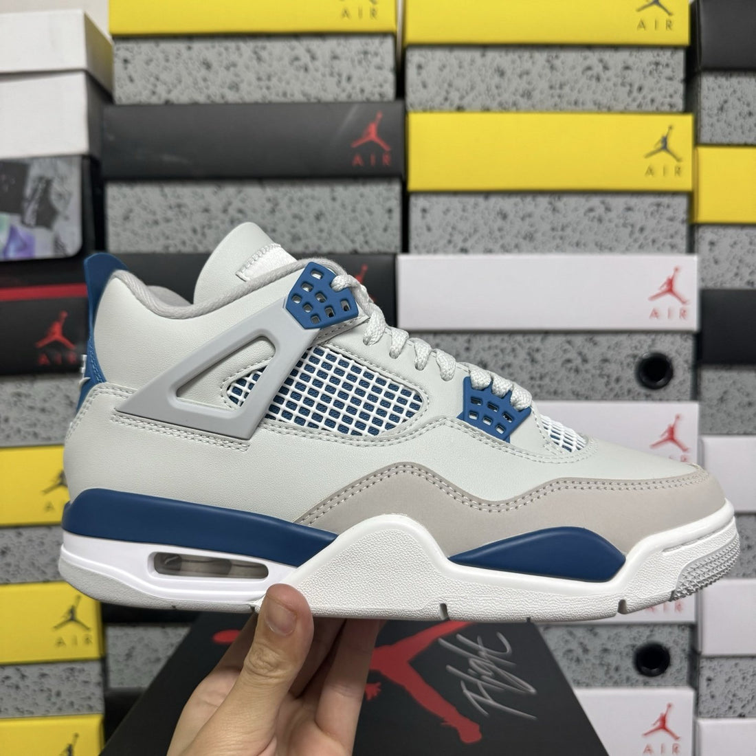 Air Jordan 4 Retro Military Blue