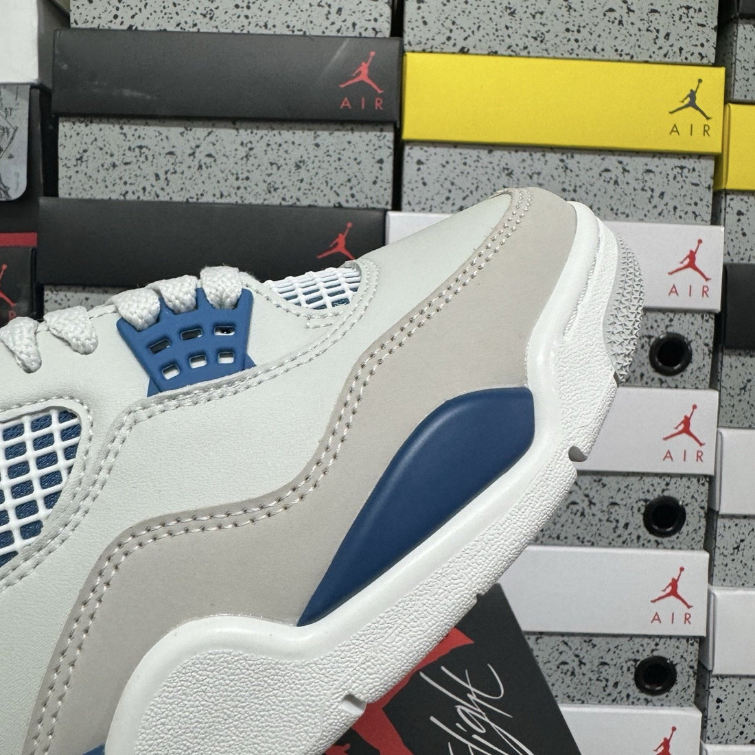 Air Jordan 4 Retro Military Blue
