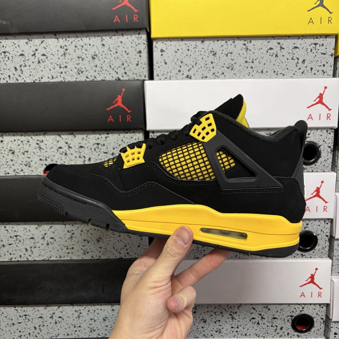 Air Jordan 4 Retro Thunder