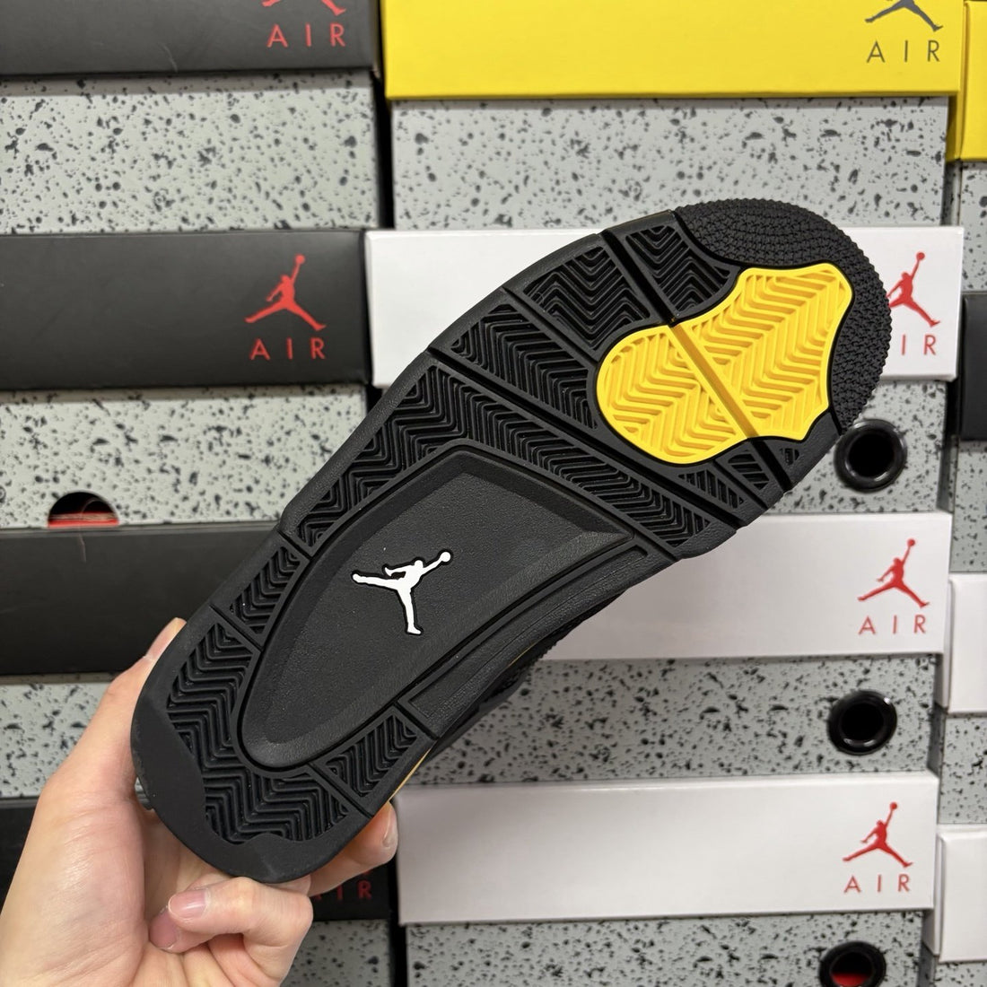 Air Jordan 4 Retro Thunder