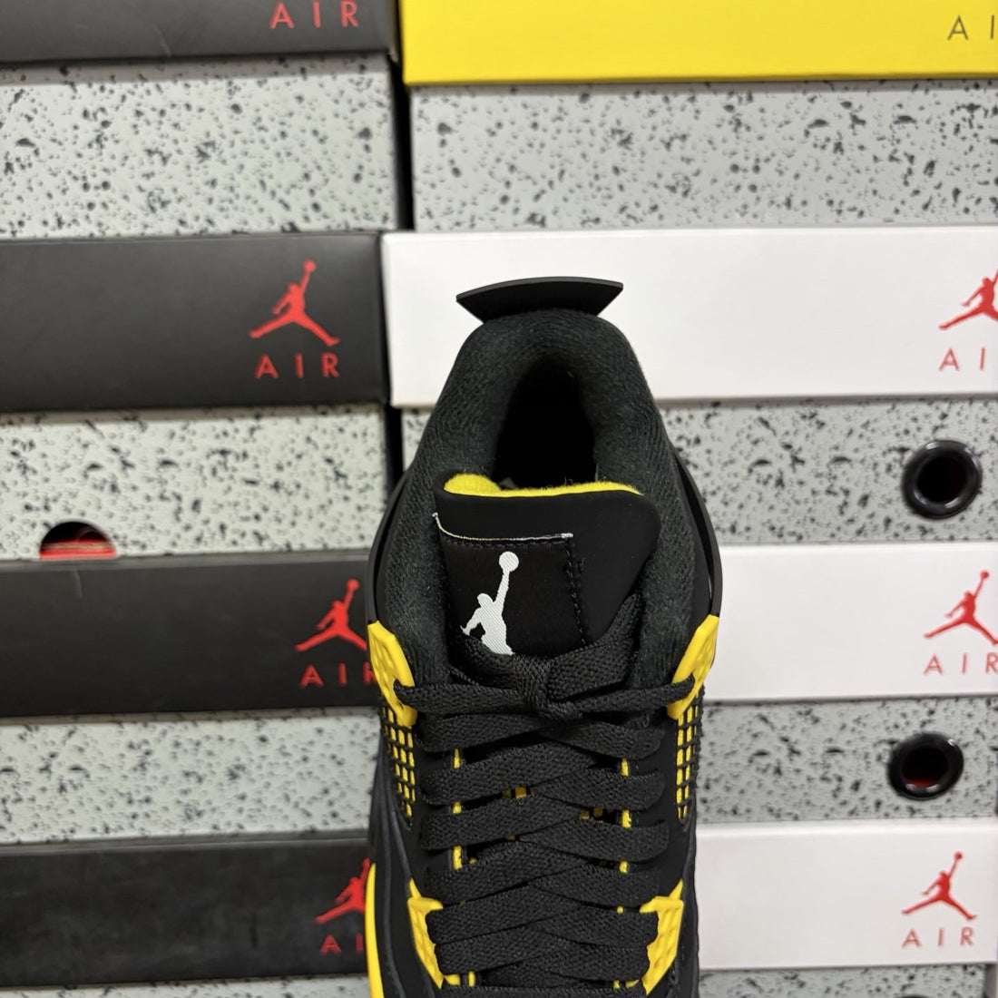 Air Jordan 4 Retro Thunder