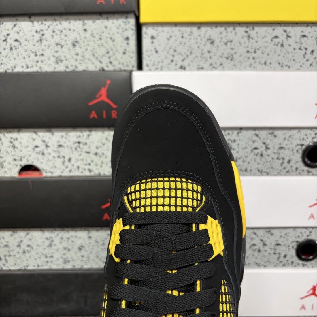 Air Jordan 4 Retro Thunder