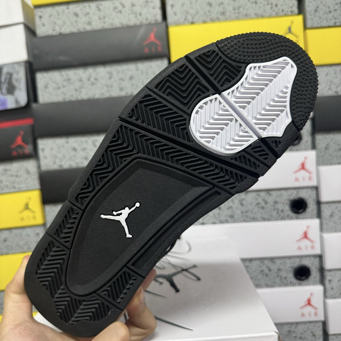 Air Jordan 4 Retro White Thunder