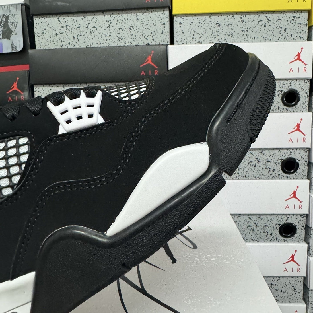 Air Jordan 4 Retro White Thunder