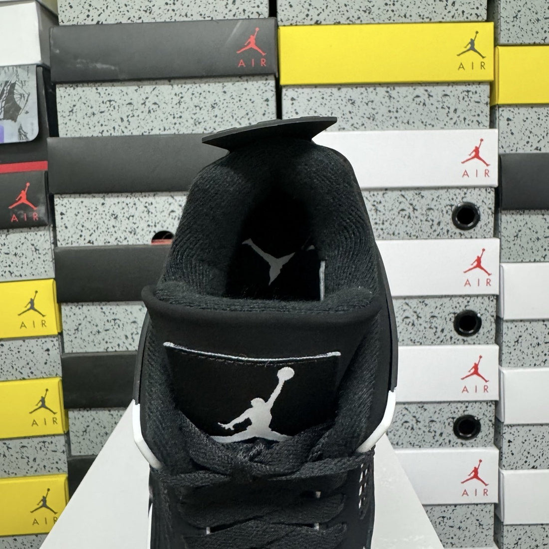 Air Jordan 4 Retro White Thunder