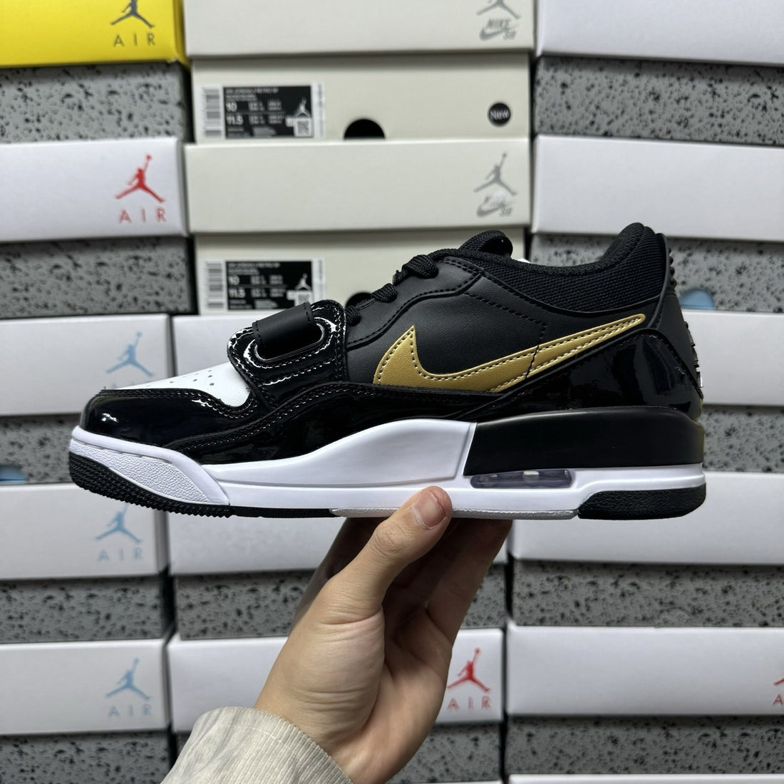 Jordan Legacy 312 Low Black Gold Patent