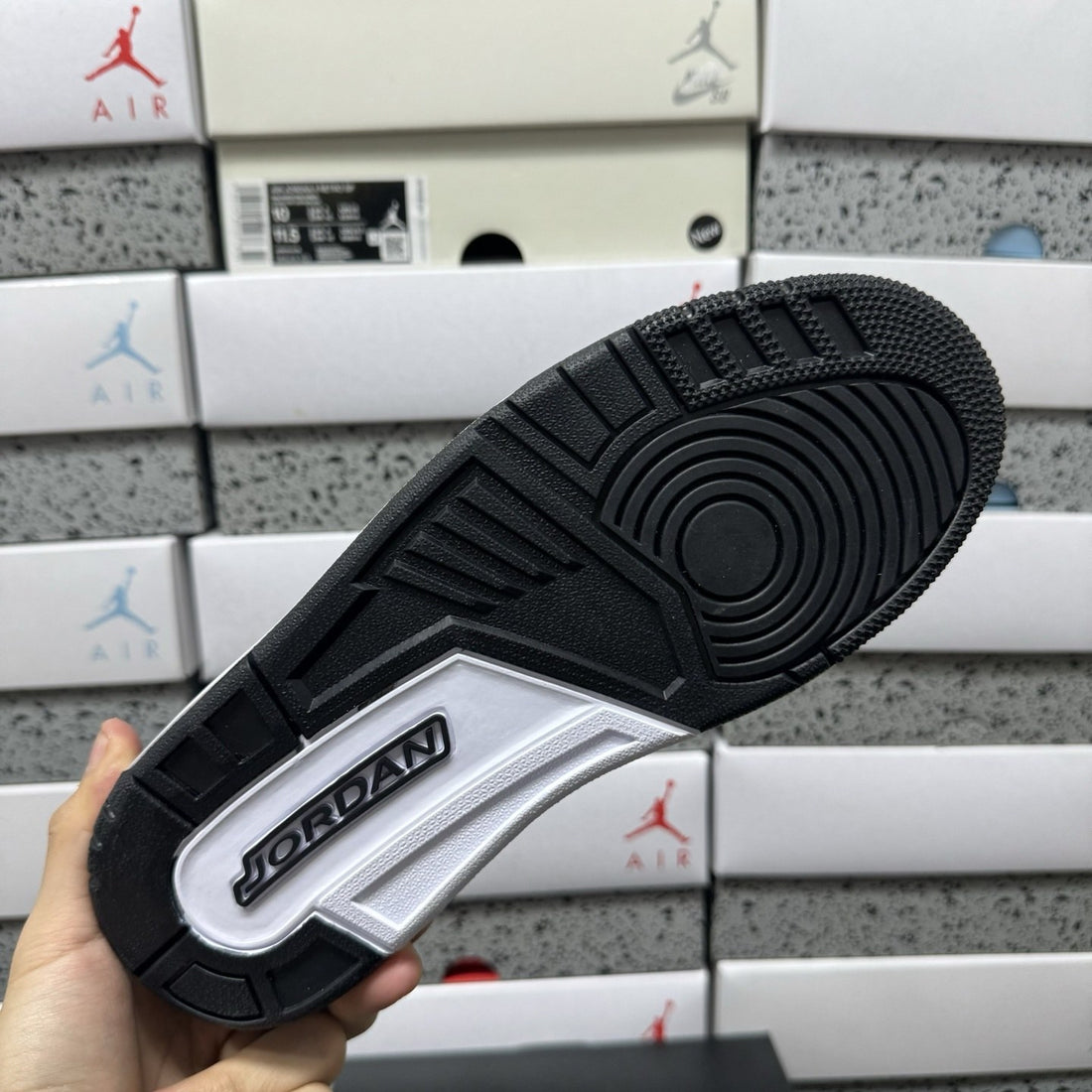 Jordan Legacy 312 Low Black Gold Patent