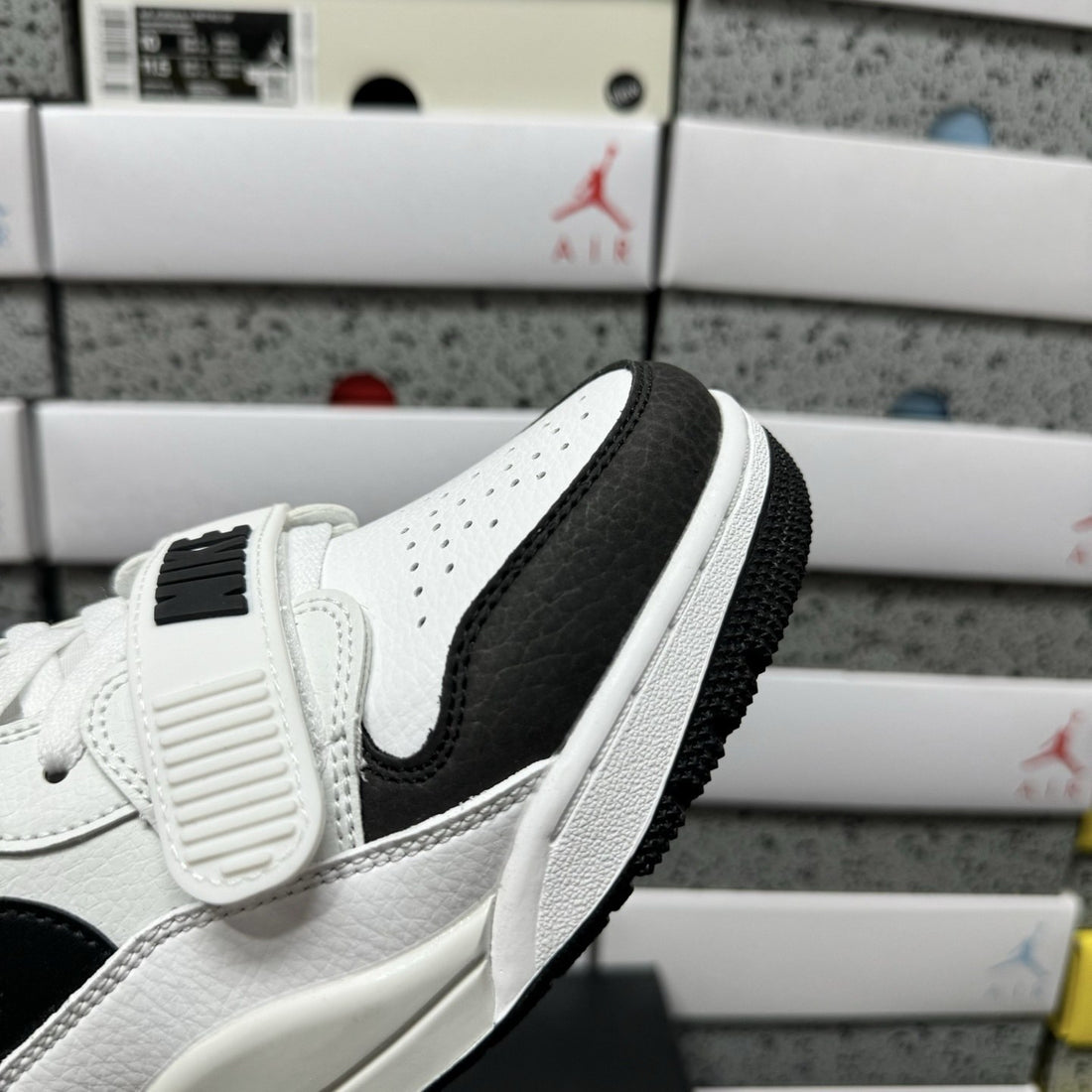 Jordan Legacy 312 Low Black Sail Grey