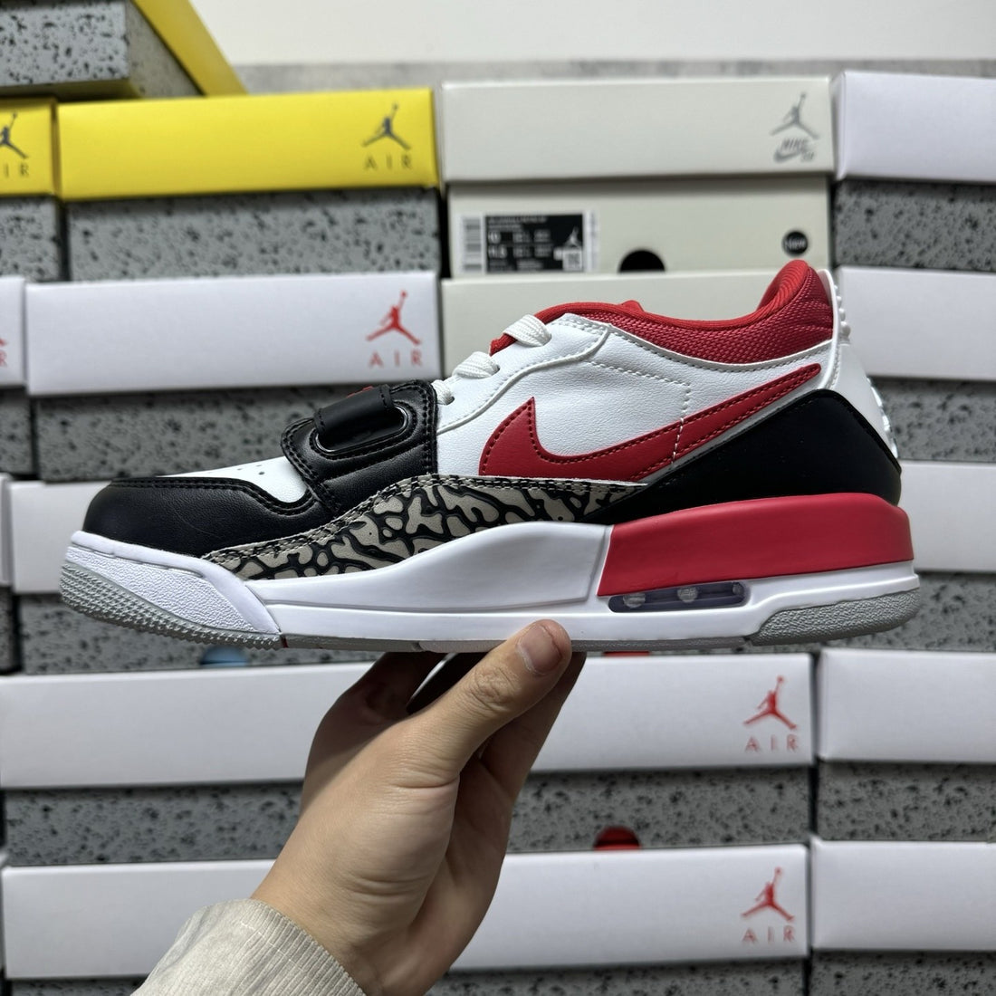 Jordan Legacy 312 Low Chicago Black Toe