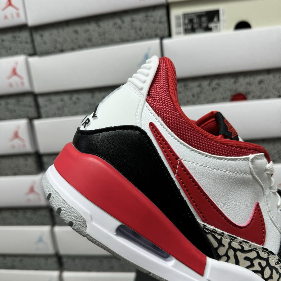 Jordan Legacy 312 Low Chicago Black Toe