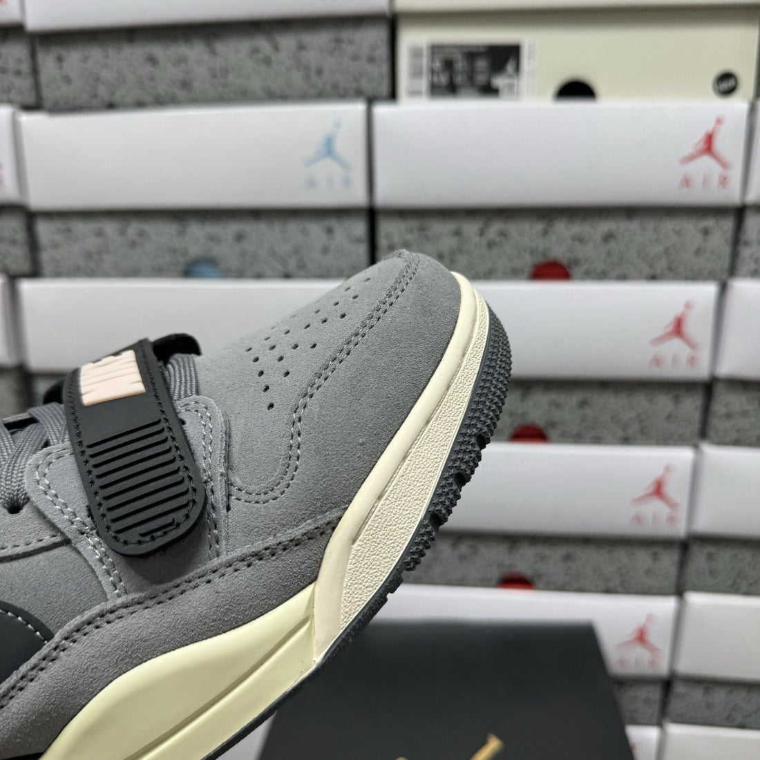 Jordan Legacy 312 Low Cool Grey Peach
