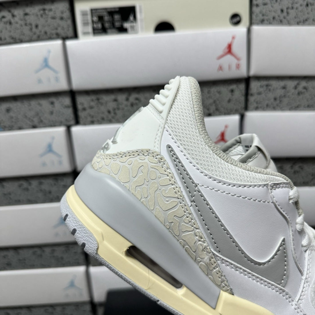 Jordan Legacy 312 Low Sail Grey Cement
