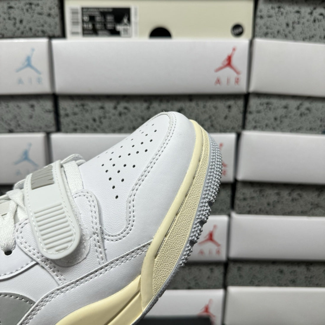 Jordan Legacy 312 Low Sail Grey Cement