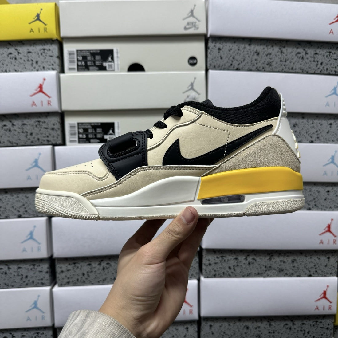 Jordan Legacy 312 Low Sail Yellow Wheat