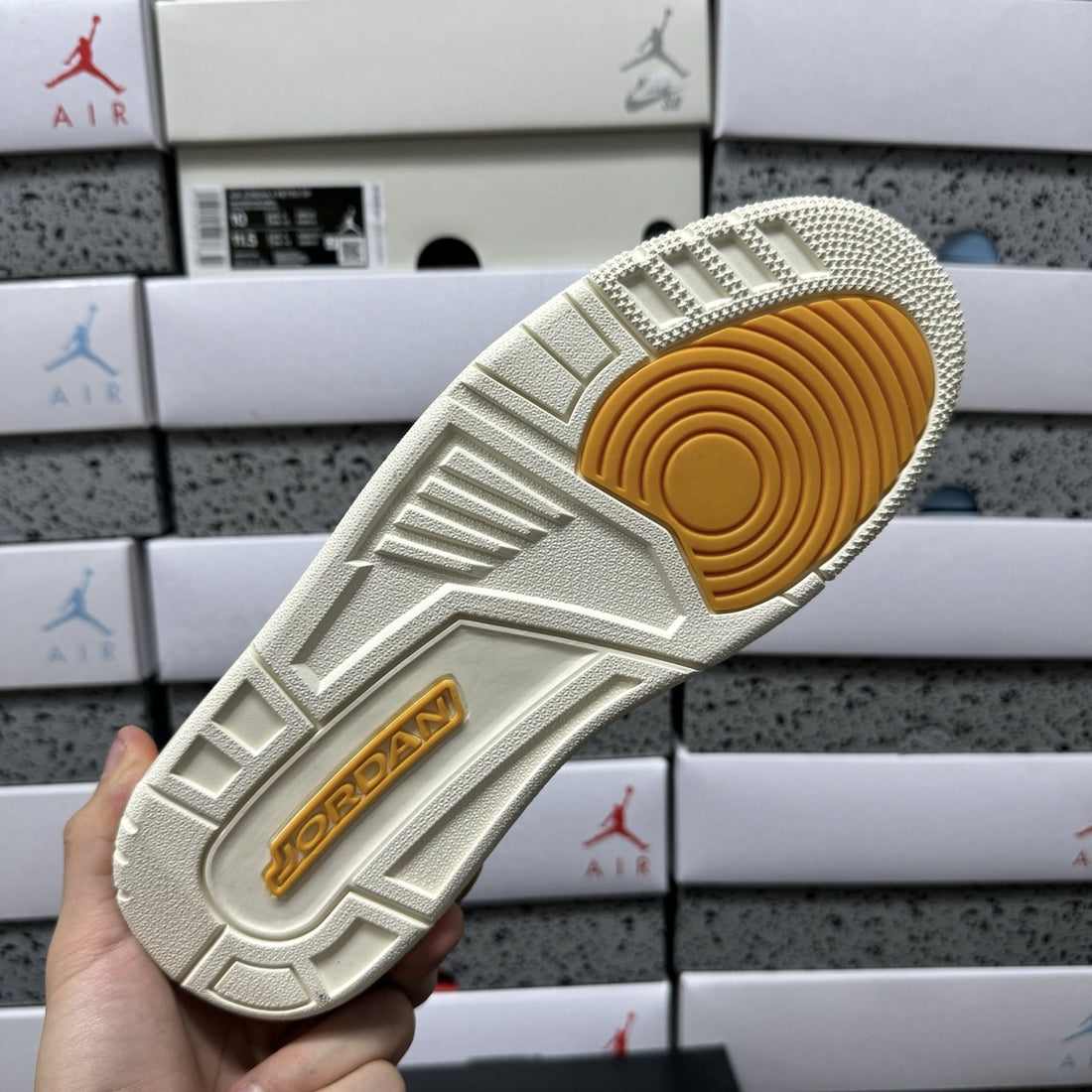 Jordan Legacy 312 Low Sail Yellow Wheat
