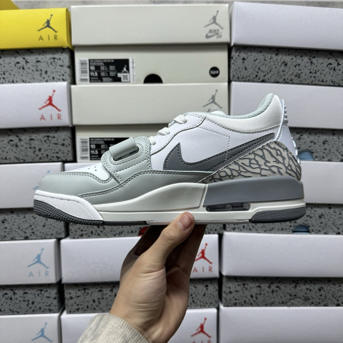 Jordan Legacy 312 Low White Wolf Grey