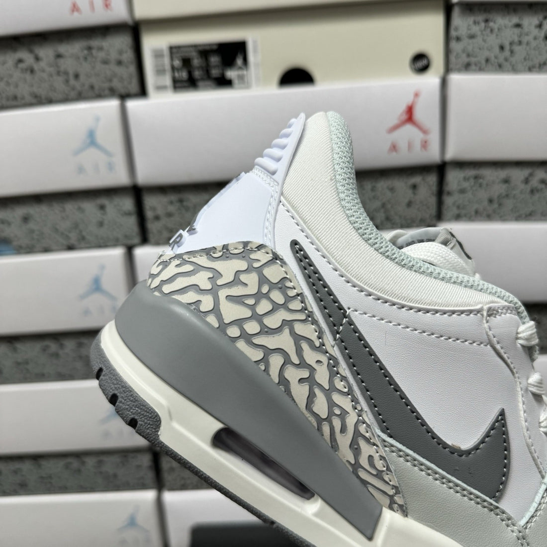 Jordan Legacy 312 Low White Wolf Grey