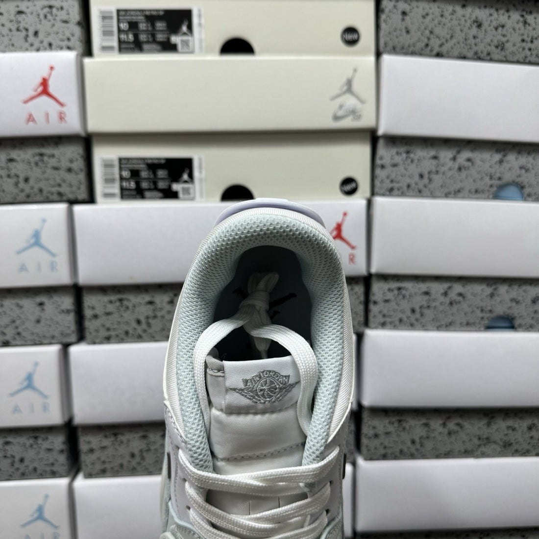 Jordan Legacy 312 Low White Wolf Grey
