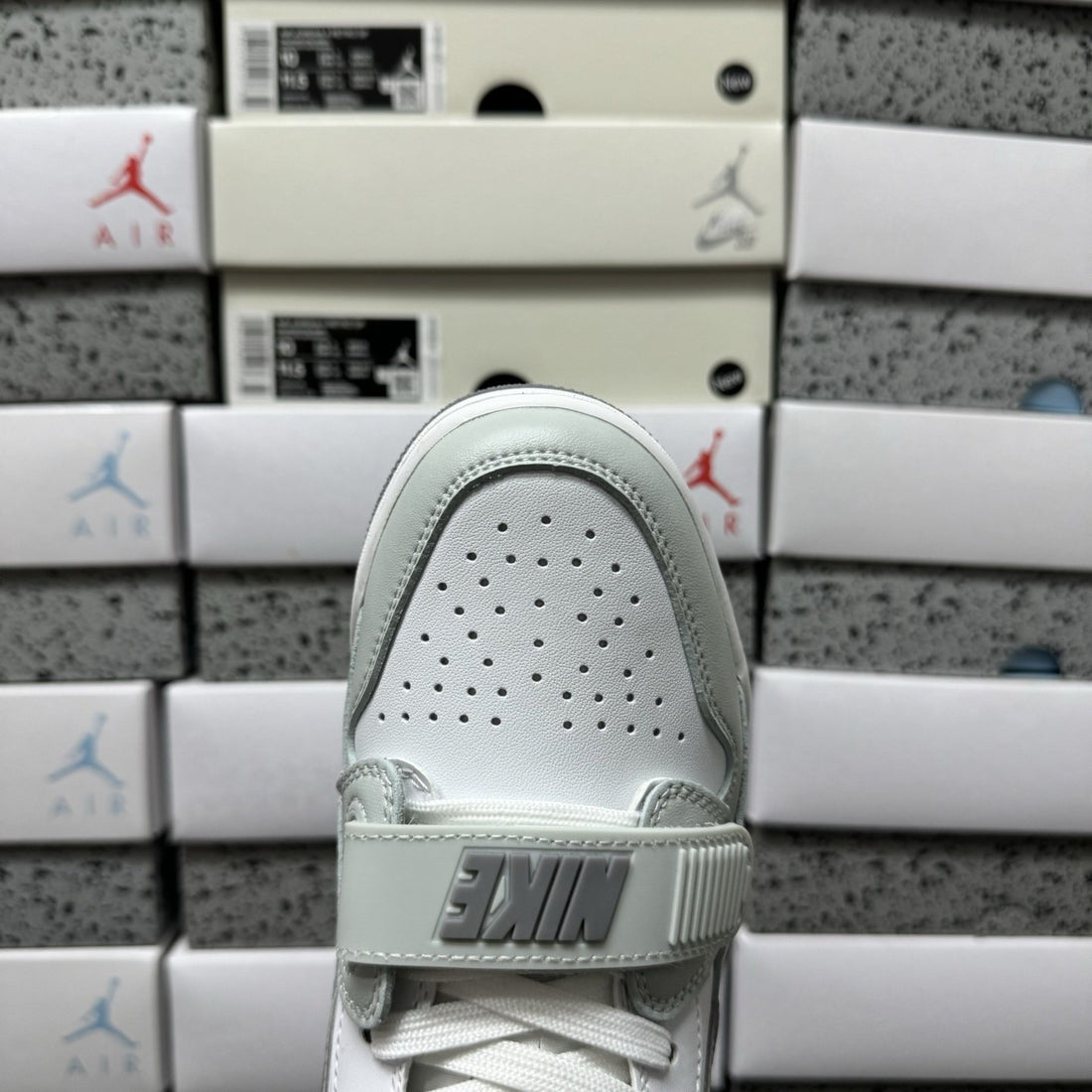 Jordan Legacy 312 Low White Wolf Grey