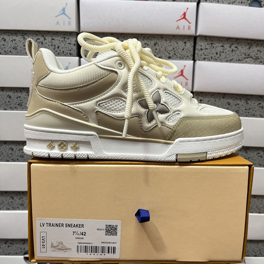 LV Skate Beige Cream