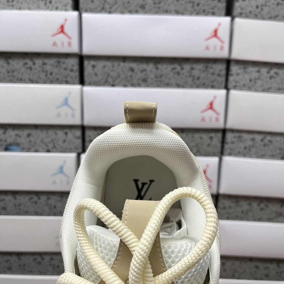 LV Skate Beige Cream