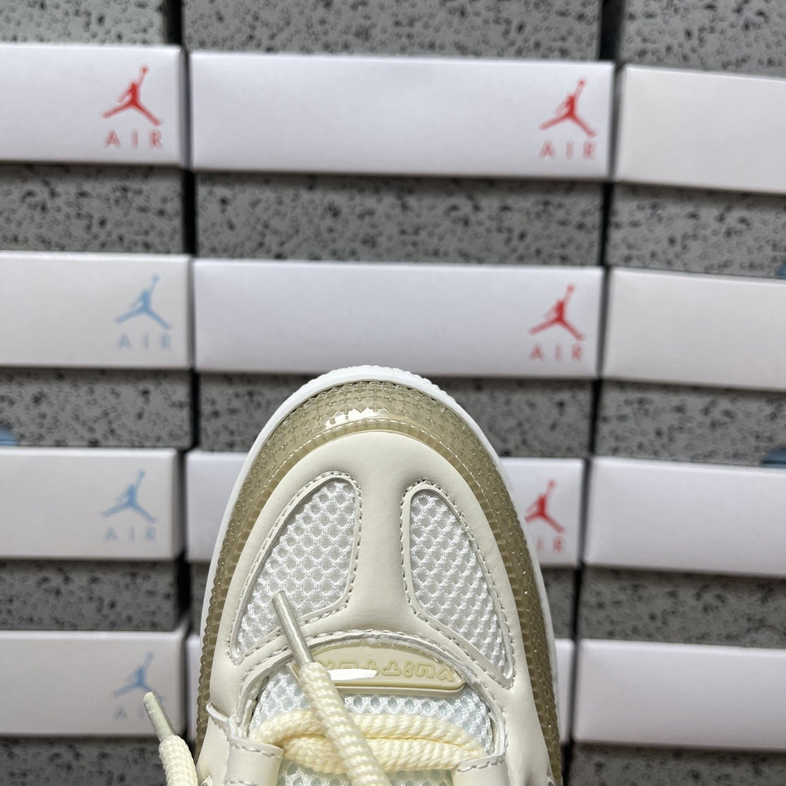 LV Skate Beige Cream