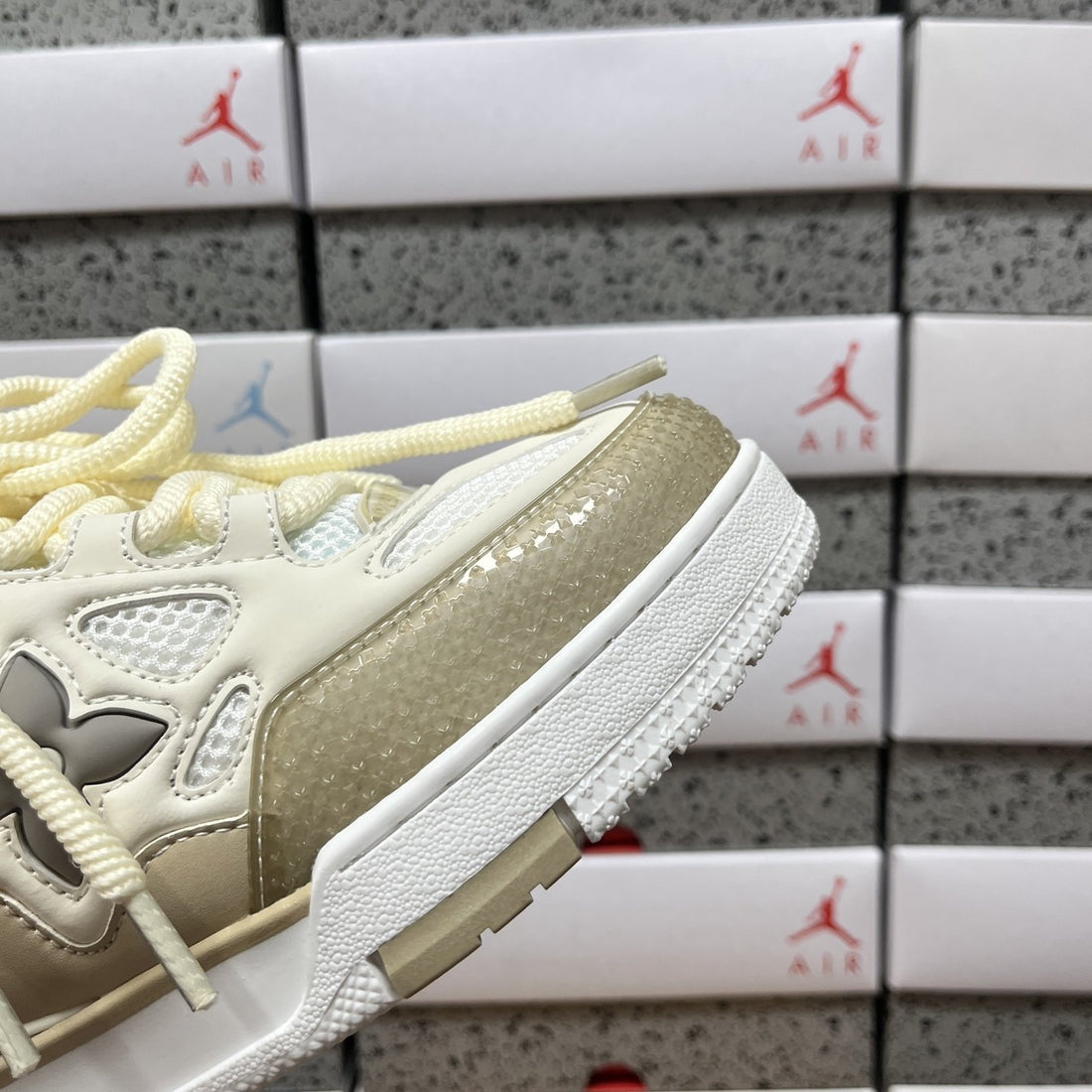 LV Skate Beige Cream