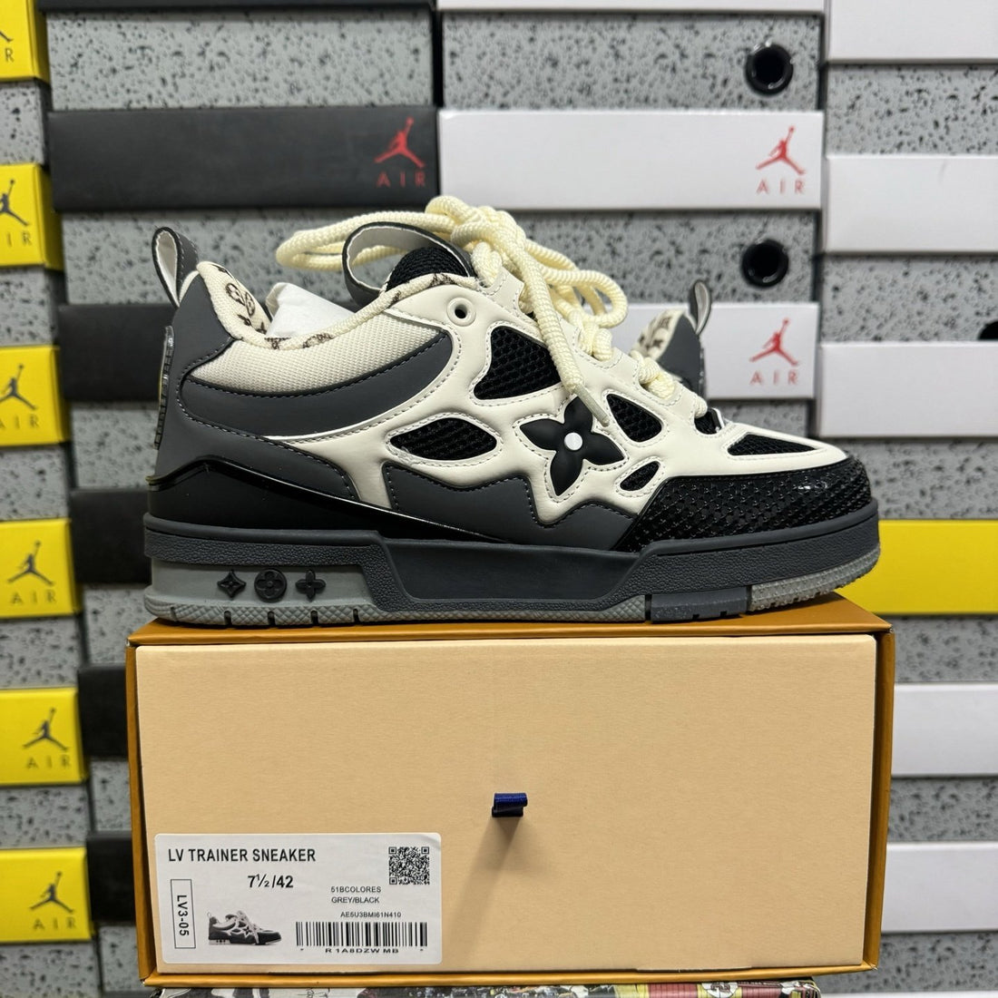 LV Skate Black Cream